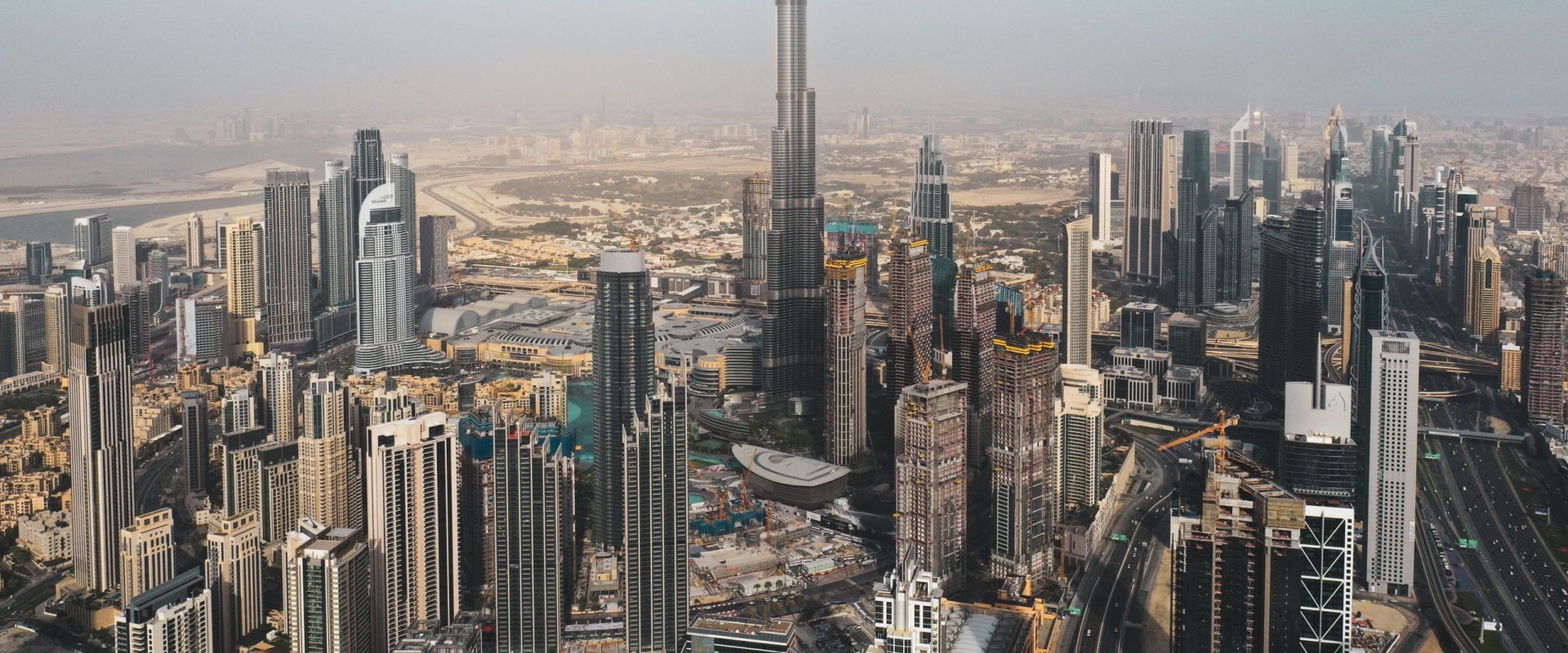 Dalla Costituzione della Società al Visto di Residenza per Stabilirsi a Dubai